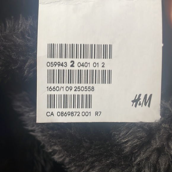 Cozy H&M Fluffly Black Hoodie Size M - Picture 3 of 4